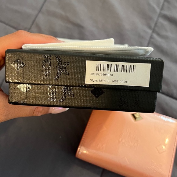 *FLASH SALE* MCM pink wallet - Picture 5 of 11